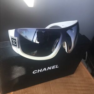 SOLD ON Ⓜ️ Chanel Sunglasses